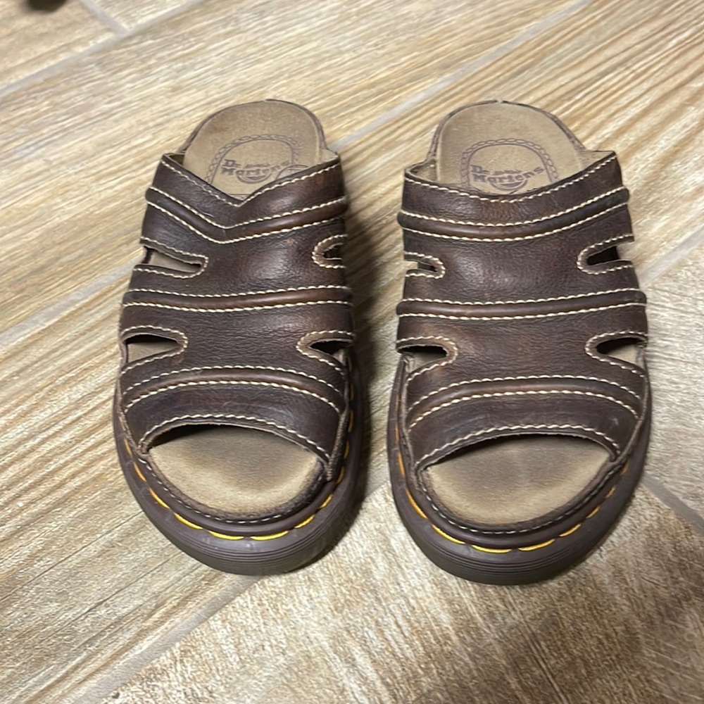 Women’s Dr. Martens size 6